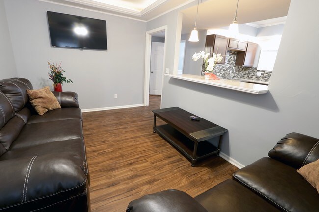 Photo - 205 Cherry St