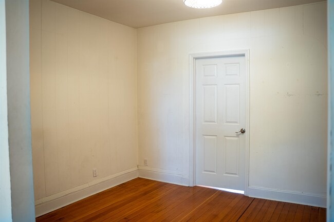 Photo - 294 Clerk St Unit 1