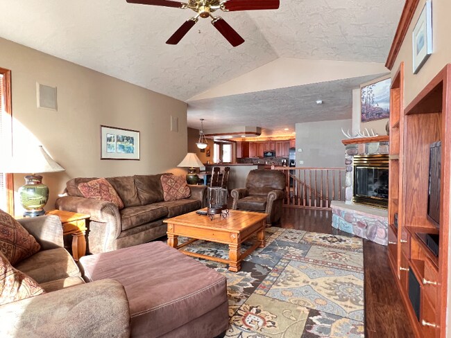 Photo - 114 Bay Point Dr