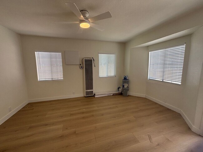 Photo - Remodeled 3 bedroom 2 bath Single Story Ho...