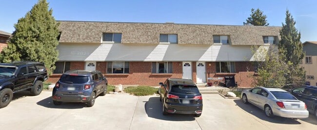 Building Photo - Great Golden Location for 2-Bed, 1.5 Bath Condo with 2-Off Street Parking Spaces - Private Yard!