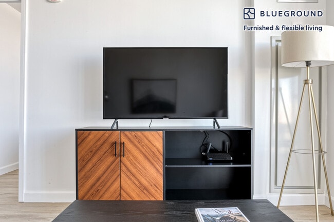 Photo - 100 Landsdowne St Unit SI FL11-ID585