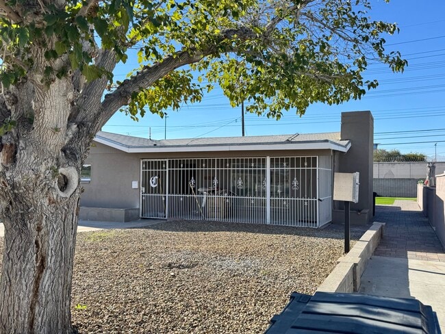 Photo - 2241 N Carroll St