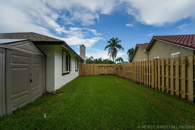 Photo - 301 Knotty Wood Ln