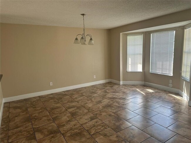 Photo - 180 Coralwood Cir
