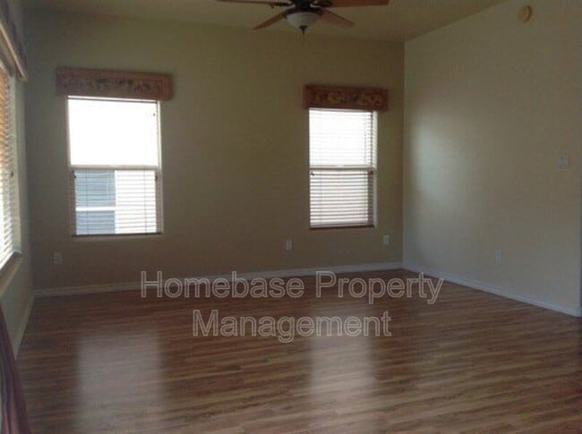 Photo - 1922 Hollyhock Cir
