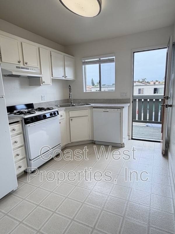 Photo - 495 Chestnut Ave