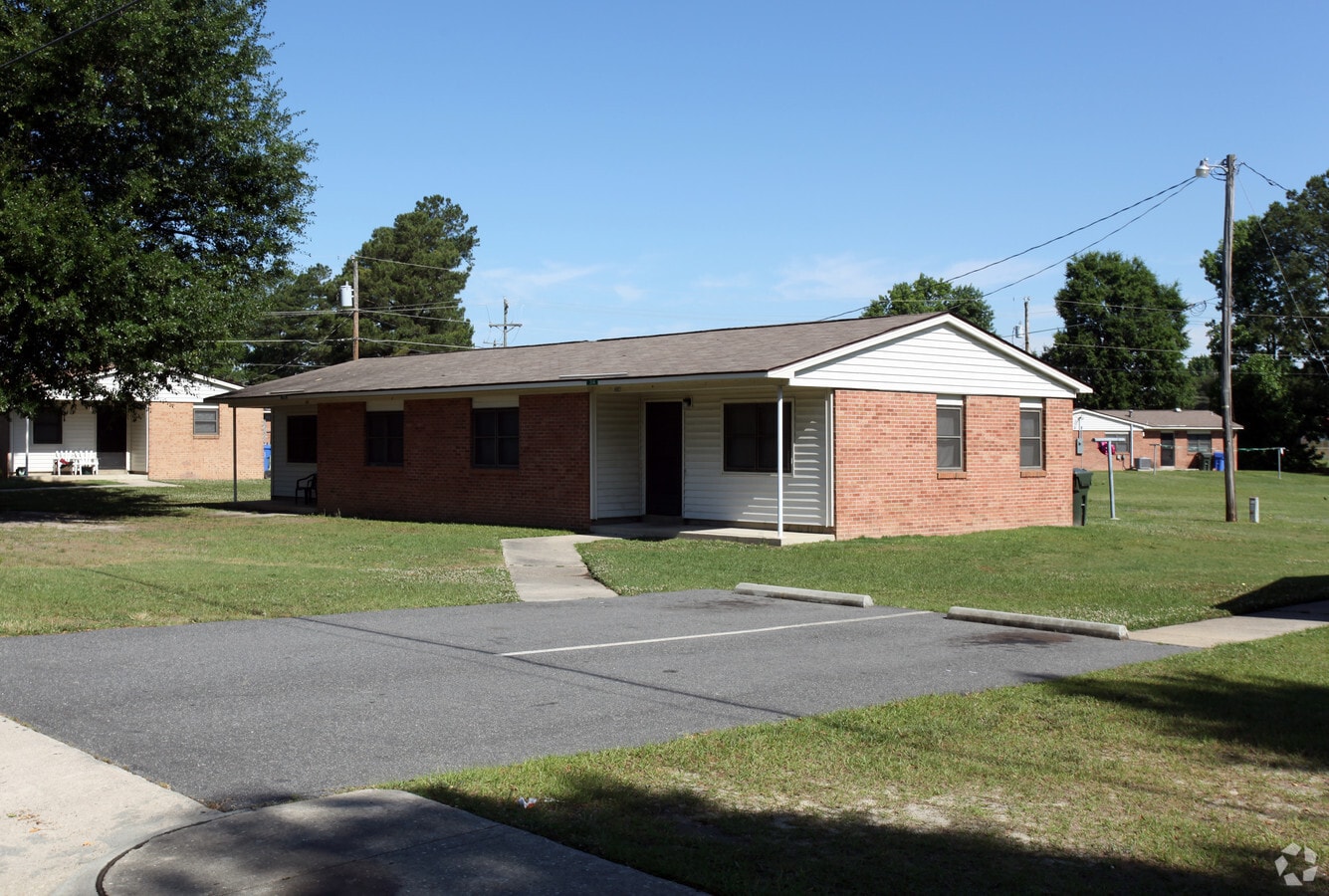 Photo - 303-401 Willow Dr Apartments
