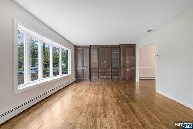 Photo - 20 Dogwood Dr