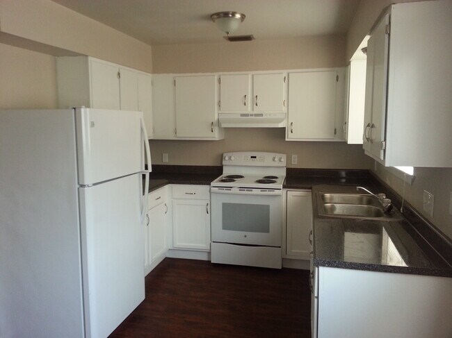 Photo - 1113 Primrose Ave Unidad 10