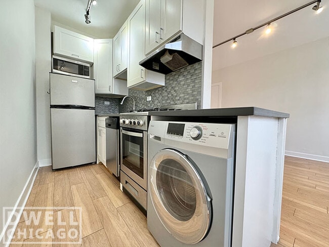 Photo - 515 W Belmont Ave Apartments Unit 1