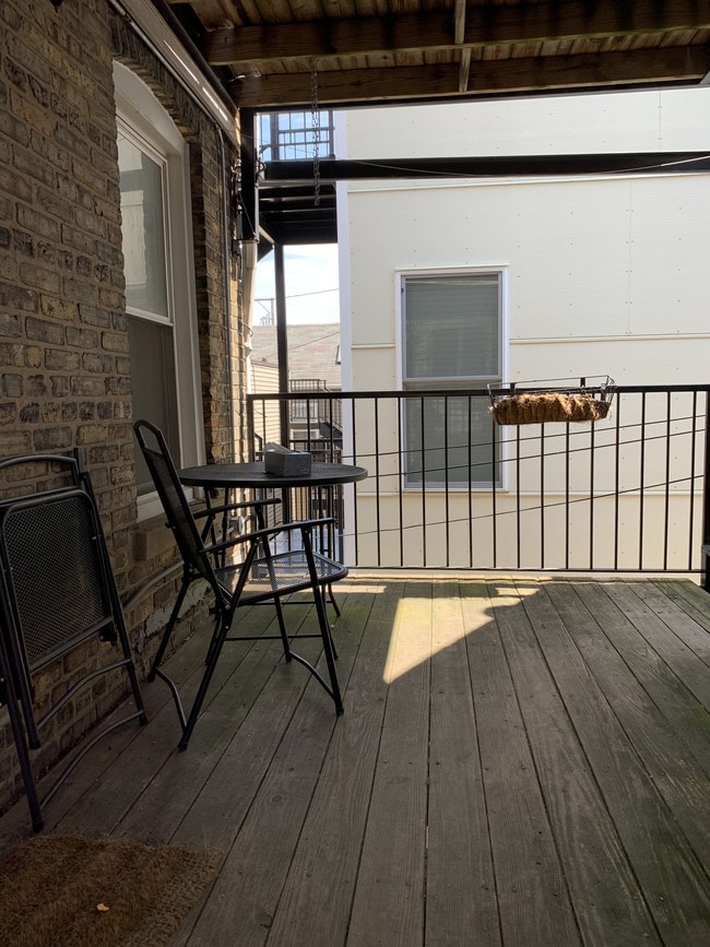 Private Deck - 2240 W Palmer St Apartments Unit CH2