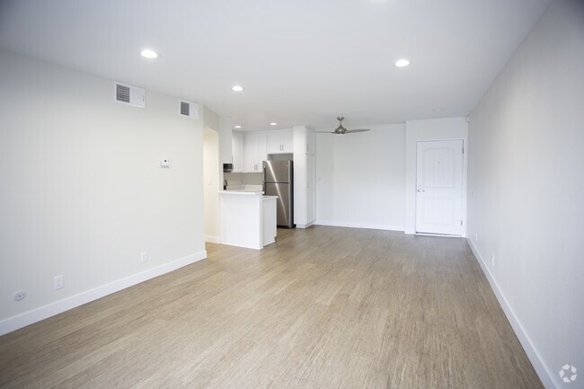 1BR, 1BA-770 SF