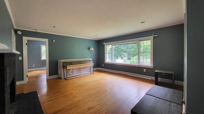 Photo - 32 S Main St