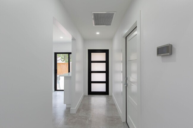 Photo - 253 Wood Dale Dr