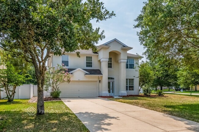 Photo - 812 Lapoma Way