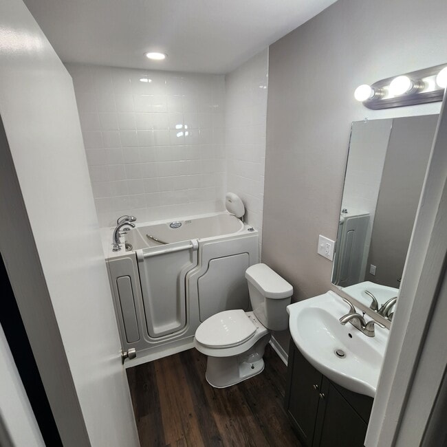 Photo - 813 Martin St