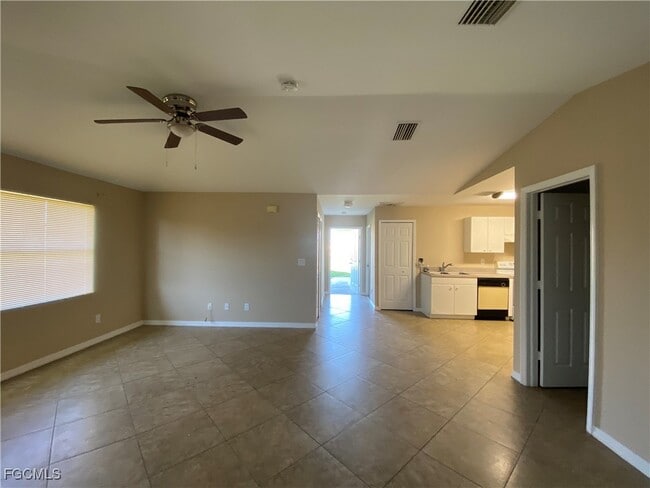 Building Photo - 1127 Gilbert Ave S