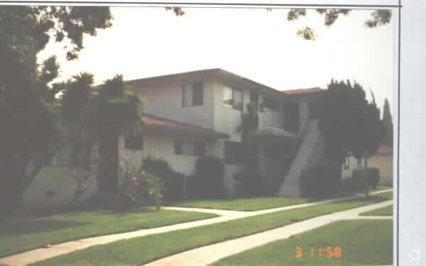 Photo - 2608 W El Segundo Blvd Apartments