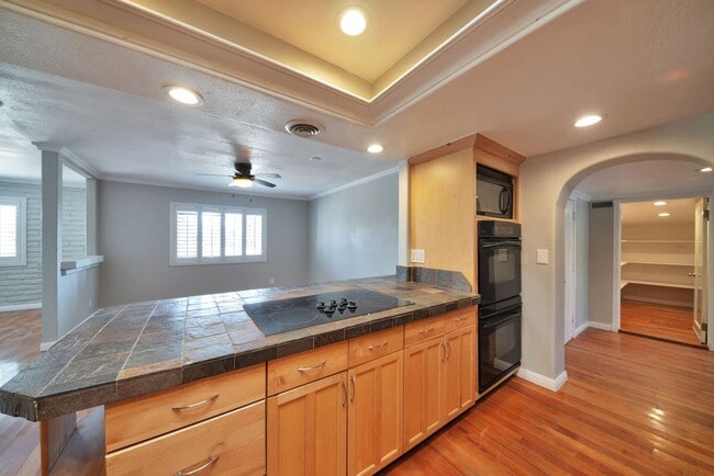 Photo - 6 Bed house with Pool near ASU