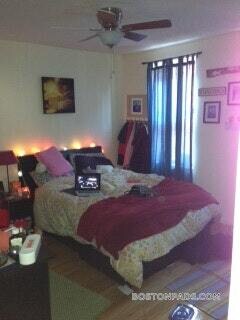 Photo - 145 Endicott St Unidad 4
