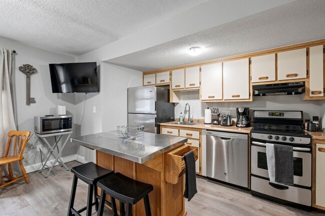 Photo - 5 Blackstone Dr