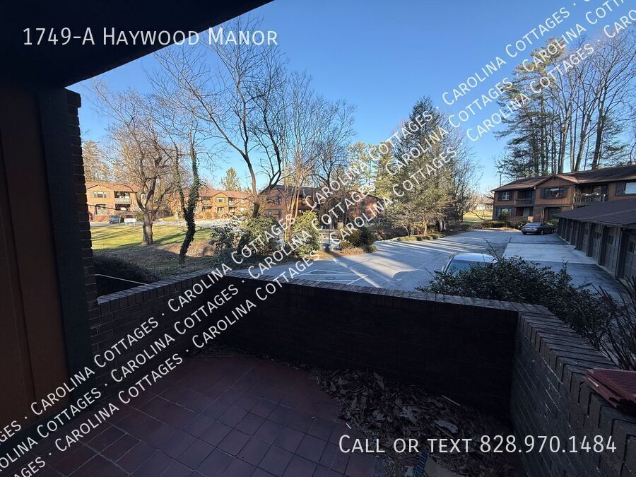 Photo - 1749 Haywood Manor Rd
