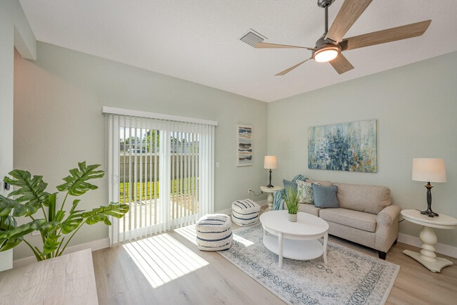 Photo - 870 Paddleboard Ct