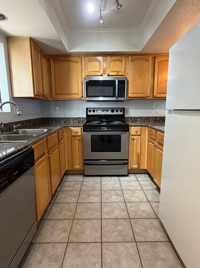 Photo - 3434 W Danbury Dr Unit A114