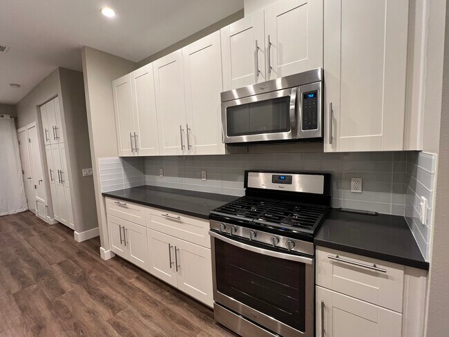 Photo - 262 Barry Dr