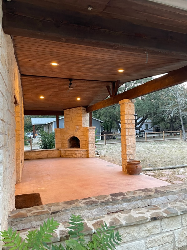 Building Photo - 3336 I-35