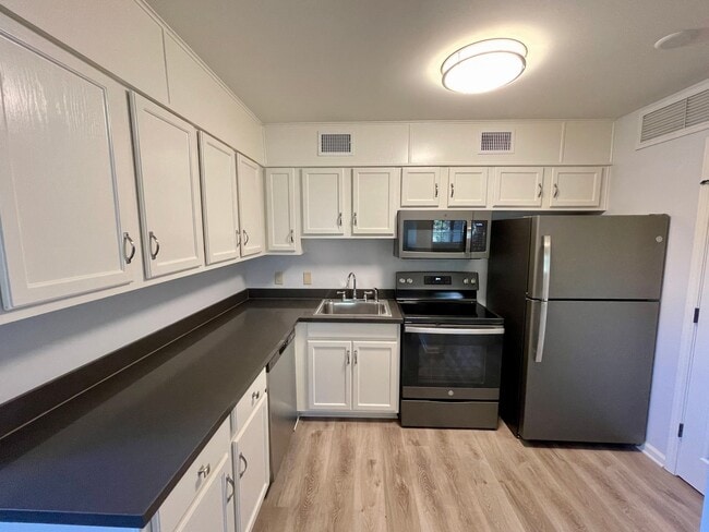 Photo - 2200 S Louisiana St Unit 201