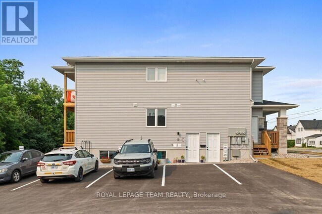 Photo - 201 Teskey St Unit B