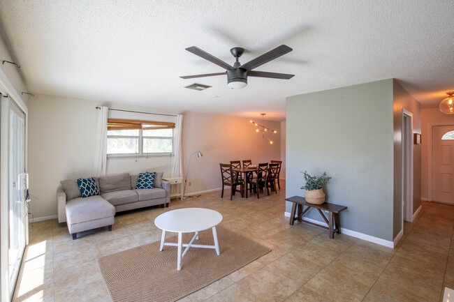 Photo - 187 Auburn Dr