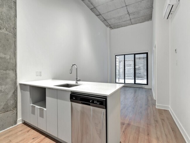 Photo - Dominik Apartments Quartier des spectacles