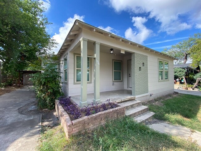 Building Photo - Super Cute, Newly Remodeled, 2bd/1bth hous...