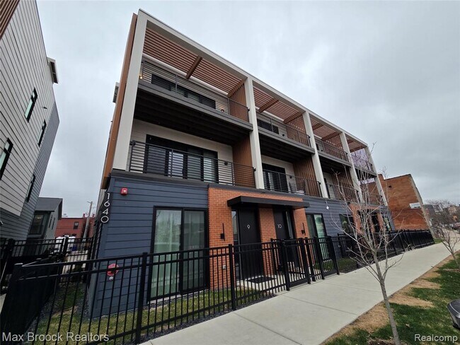 1640 Bagley St Unidad 13