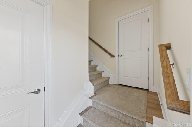 Photo - 402 Sacandaga Loop