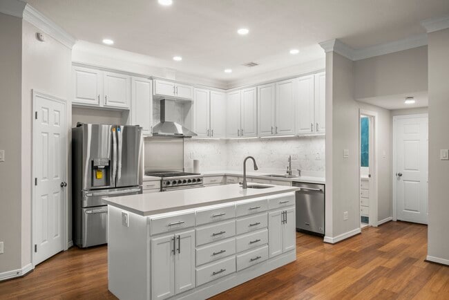 Photo - 4023 Breakwood Dr