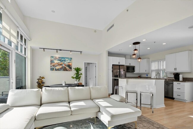 Photo - 555 Front St Unidad 206