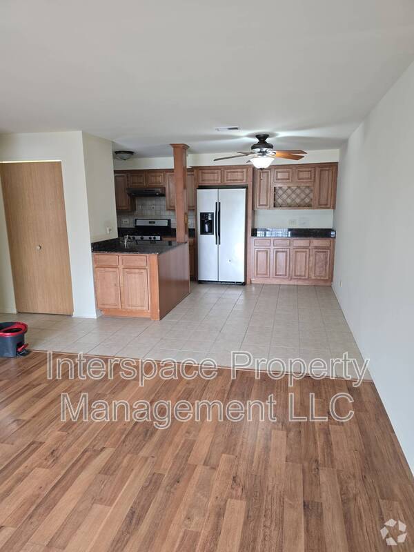 Building Photo - 9937 S Cicero Ave Rental