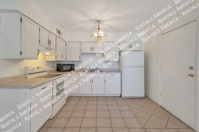 Photo - 311 W Bealey Ave