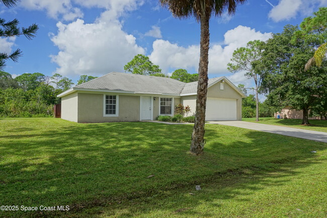 Photo - 1758 Tradewinds Ave SE