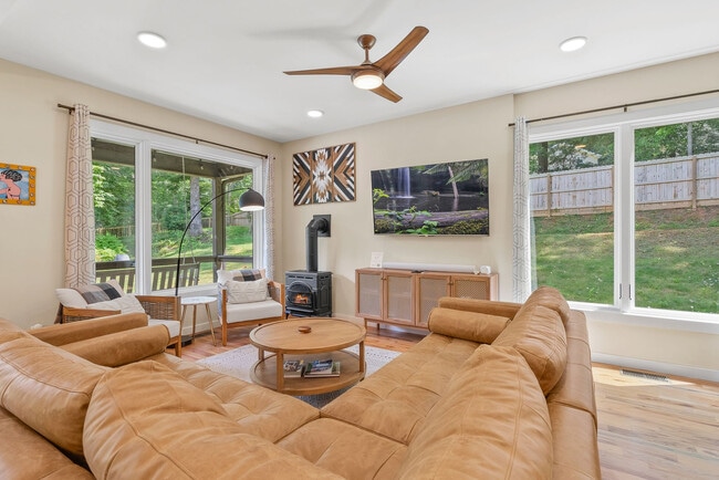 Photo - 114 Greenwood Acres Dr Unidad SI ID1023057P