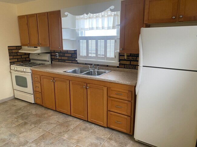 Photo - 1703 N Mercer St