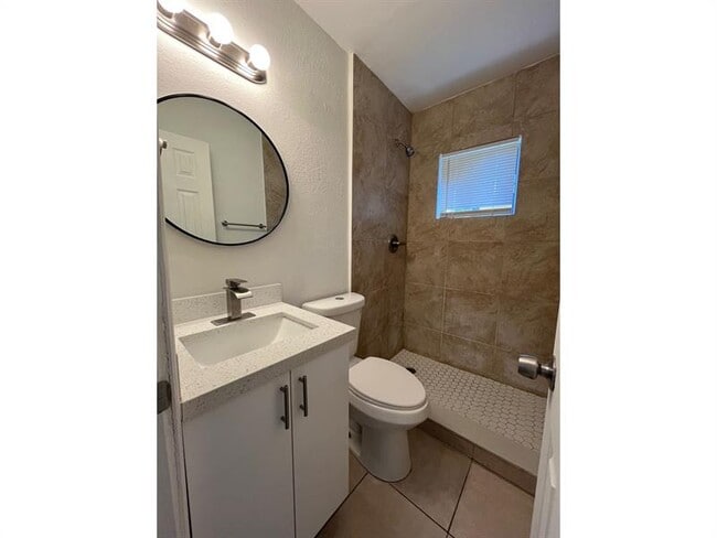 Photo - 2300 NW 6th St Unit 3