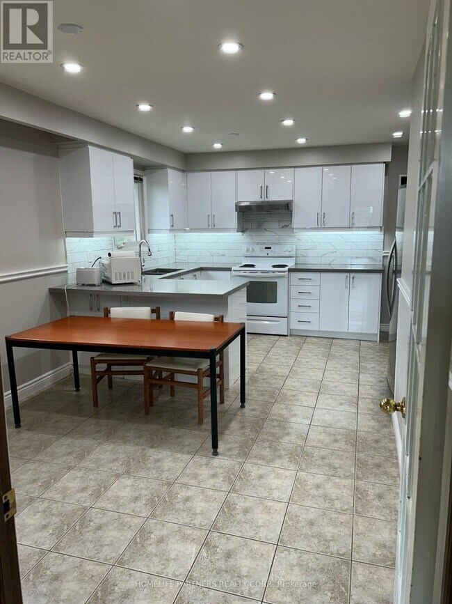 Photo - 17 Ashburn Crescent