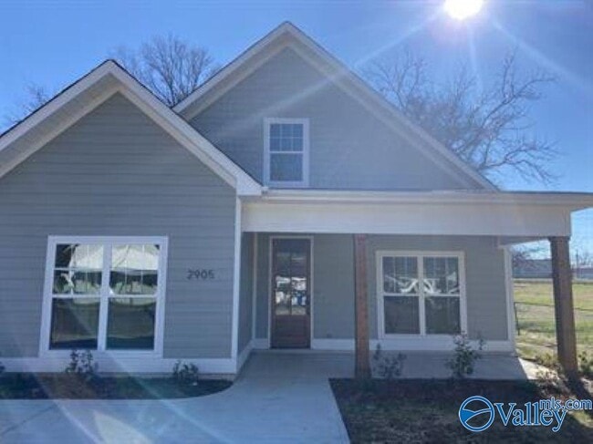 Building Photo - 2905 9th Ave SW