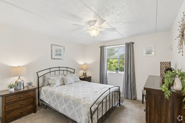 1BR, 1BA - 630SF - Bedroom - North Pointe Commons