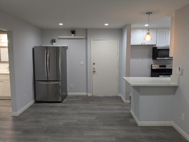 Photo - 320 S Ardmore Ave Unit Apt 123
